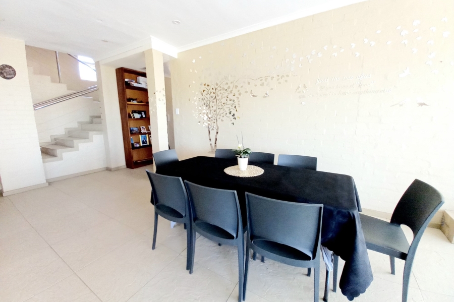 5 Bedroom Property for Sale in Bluewater Bay Western Cape